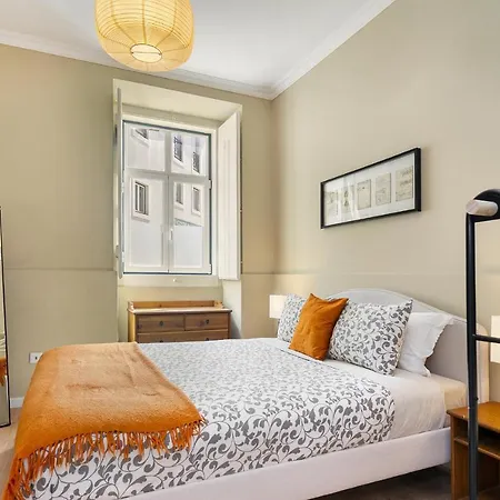 Whome Urban Comfort: 1-br Near Airport & Train Station * Lissabon