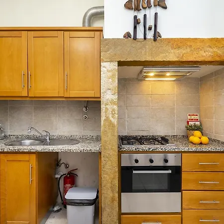 Whome Urban Comfort: 1-br Near Airport & Train Station アパート リスボン