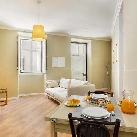 Whome Urban Comfort: 1-br Near Airport & Train Station